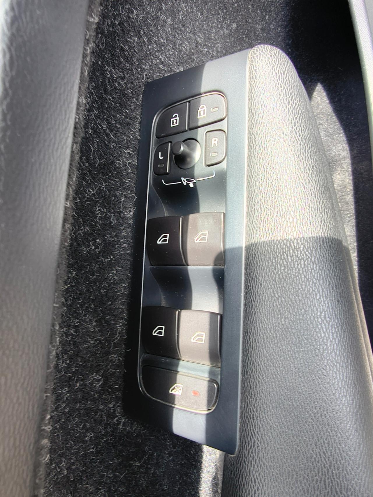 VOLVO XC40 D3 MOMENTUM "MANIACALE"
