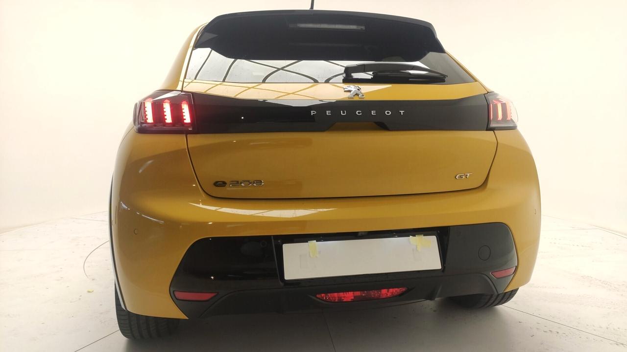 Peugeot 208 motore elettrico 136 CV 5 porte GT