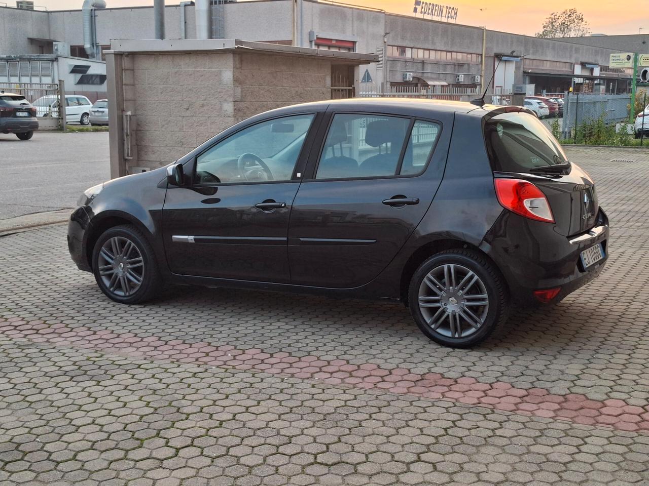 Renault Clio 1.6 16v Dynamique 20th *AUTOMATICA*