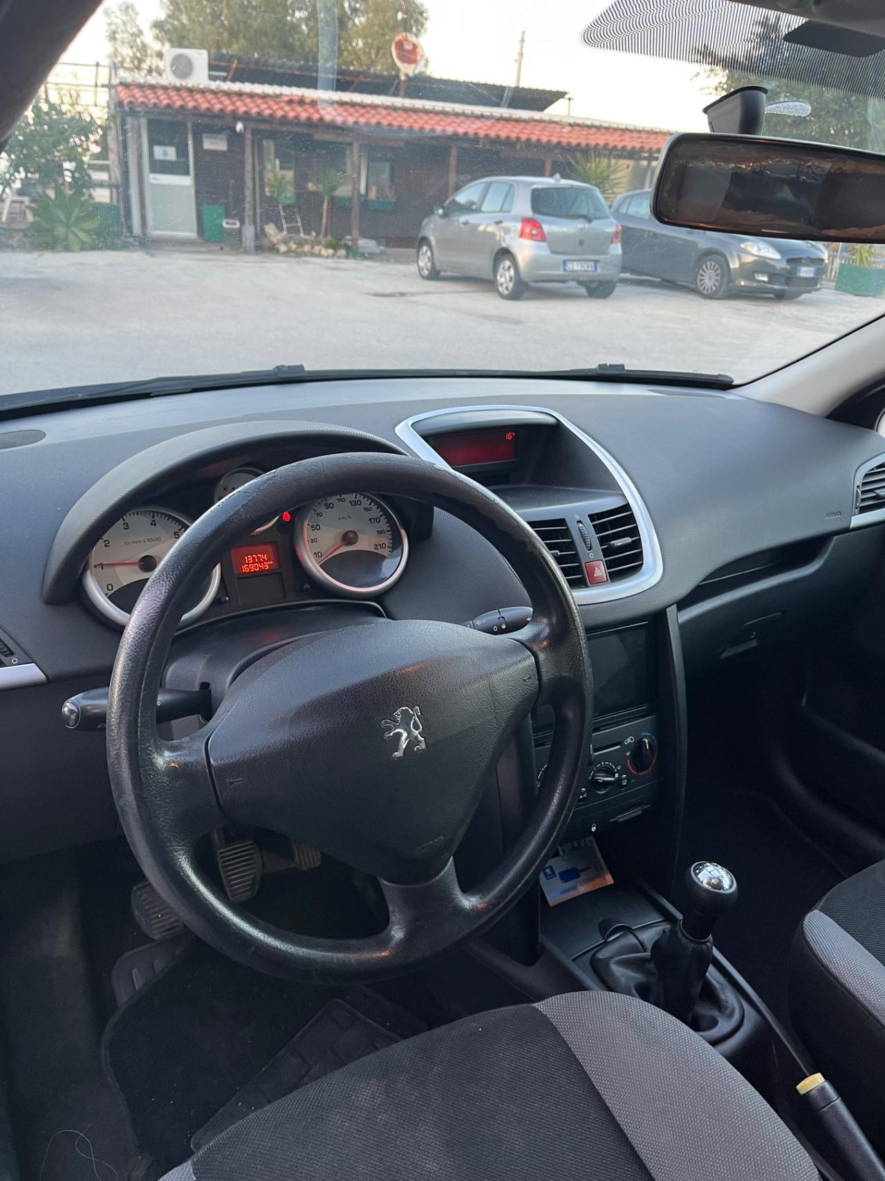 Peugeot 207 1.4 8V 75CV 3p. X Line