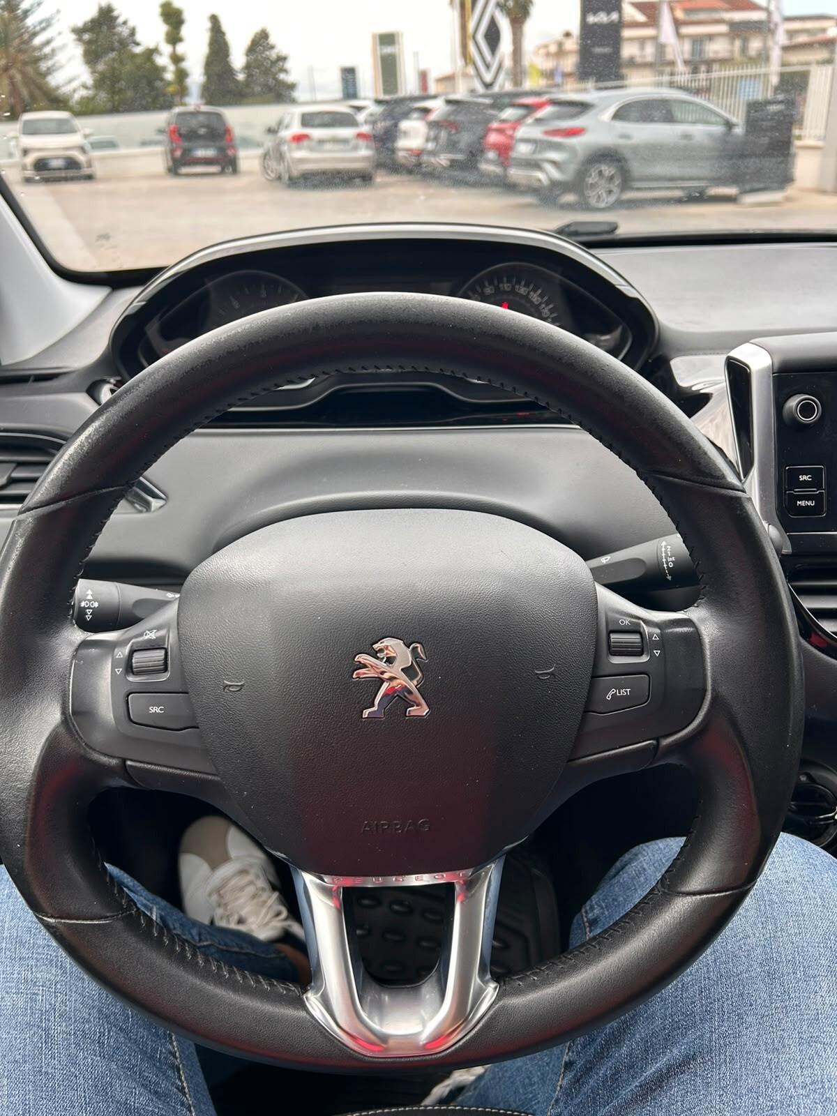 Peugeot 208 BlueHDi 100 5 porte Allure