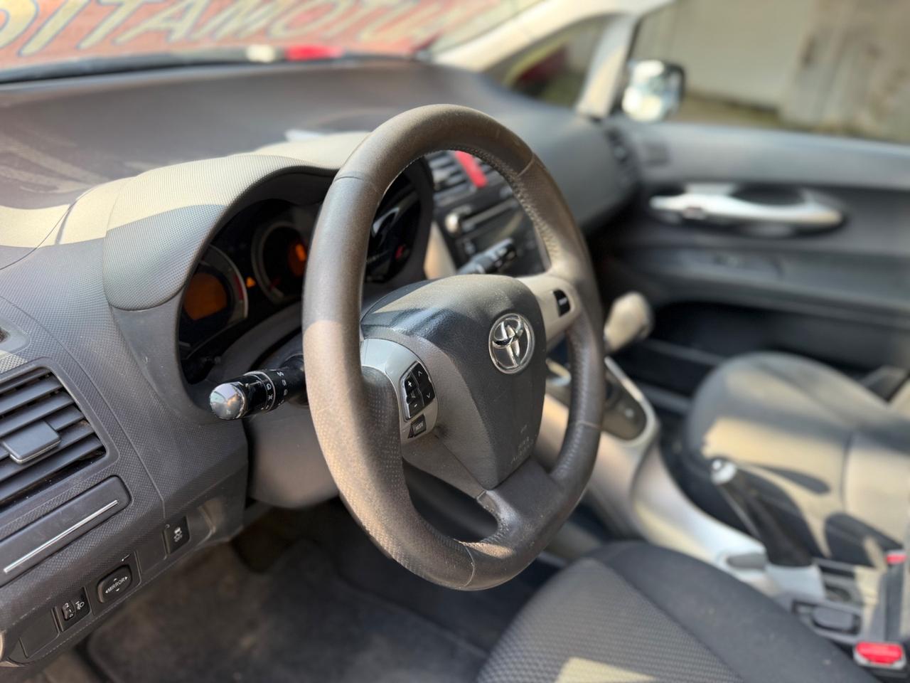 Toyota Auris 1.4 D-4D AUTOMATICA