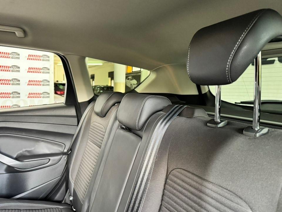 Ford Kuga 1.5 TDCI 120 CV S&S 2WD Powershift Titanium