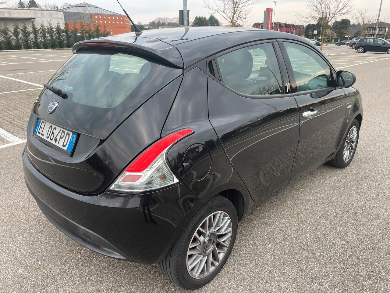 Lancia Ypsilon 1.2 69 CV 5 porte S&S Platinum