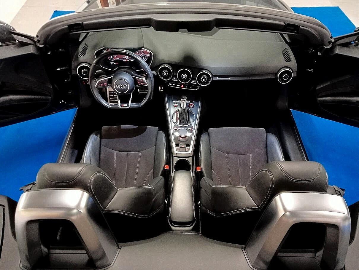 Audi TT ROADSTER 1.8 TFSI SLINE 19" MATRIX CABRIO S-LINE