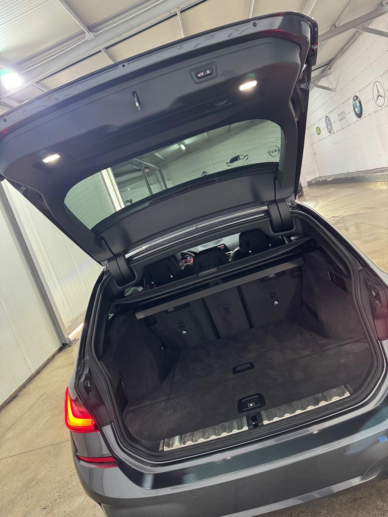 Bmw 320 320d xDrive Touring Msport