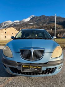 Lancia Ypsilon 1.2 16V Oro