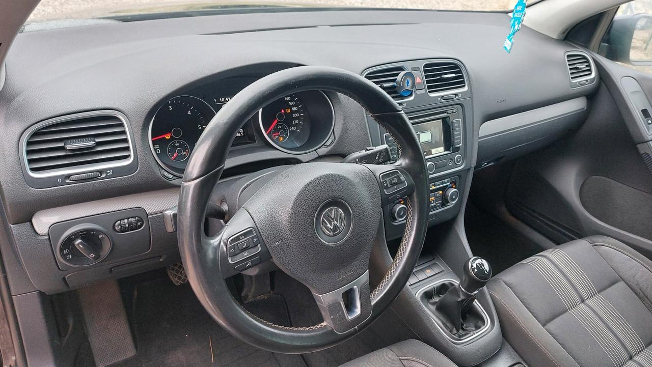 Volkswagen Golf 1.6 TDI DPF 5p. Highline