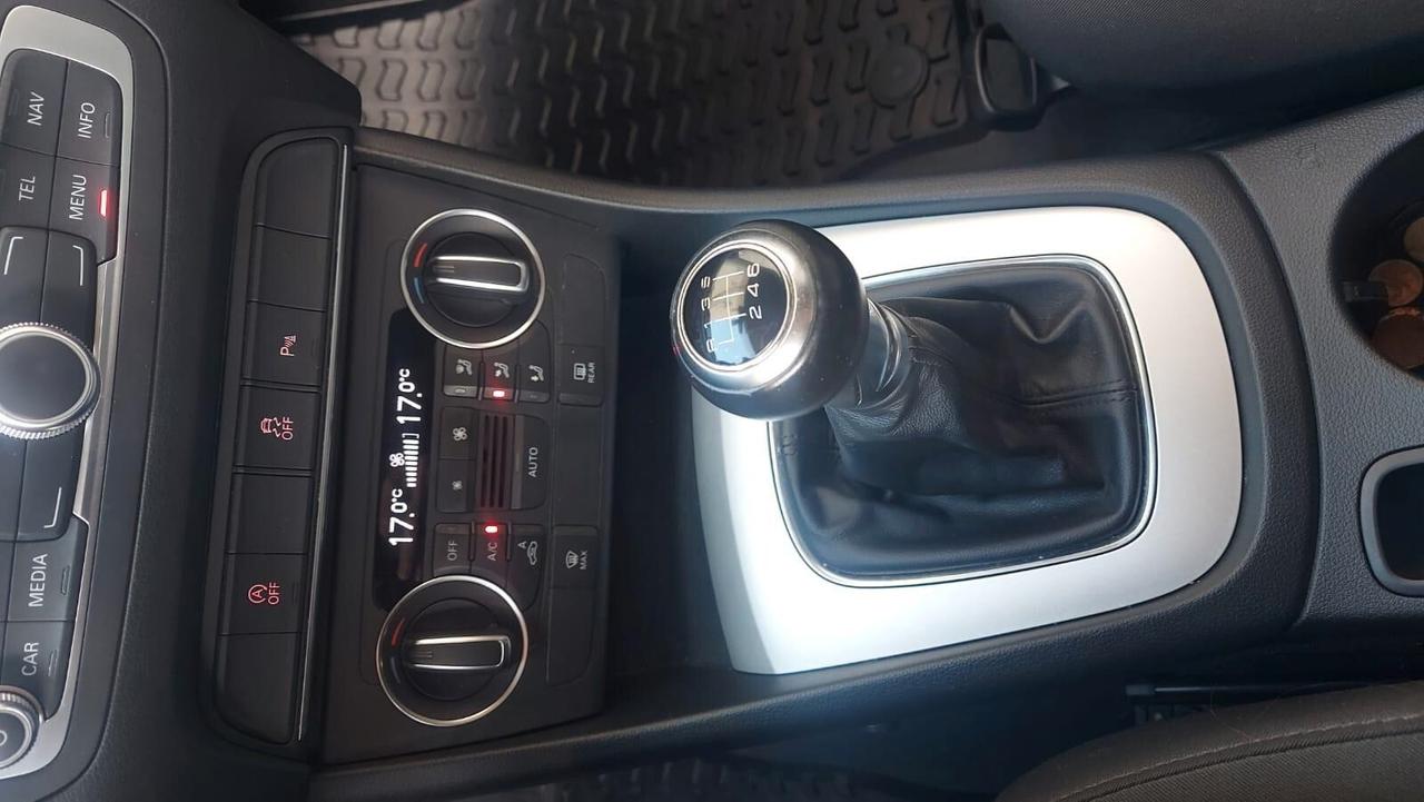 Audi Q3 2.0 TDI 120 CV Business