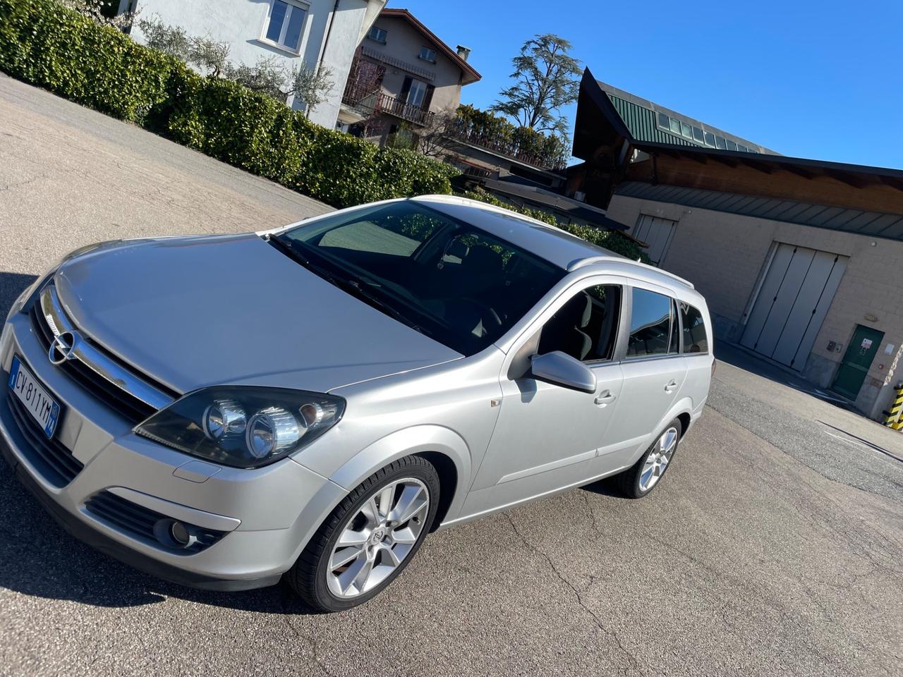 Opel Astra 1.6 16V Twinport 5 porte Cosmo