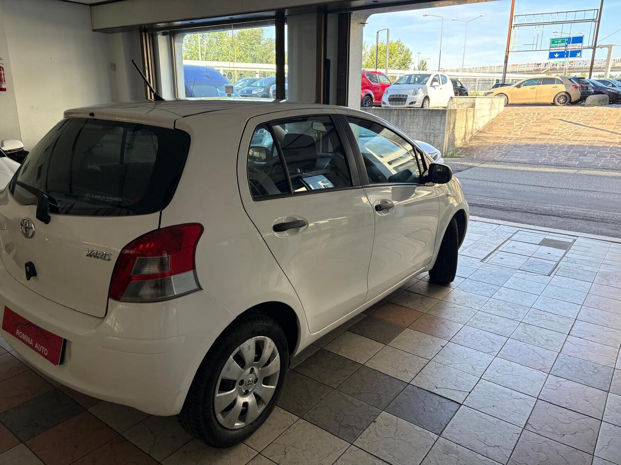 Toyota Yaris 1.0 5 porte