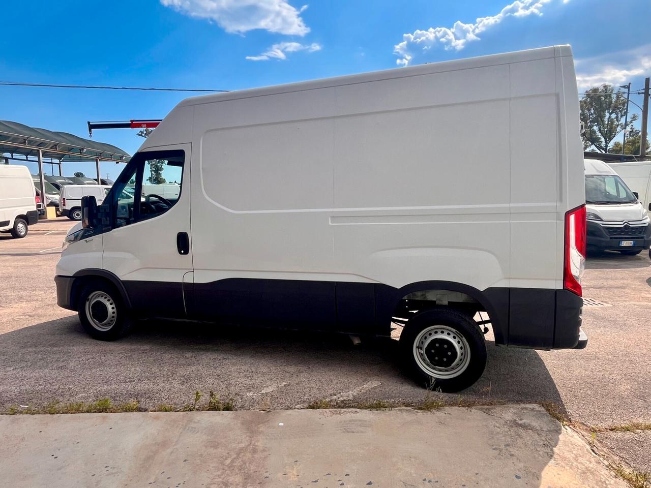 IVECO DAILY 35-120 2.3 DIESEL 116 CV - FURGONE - AZIENDALE