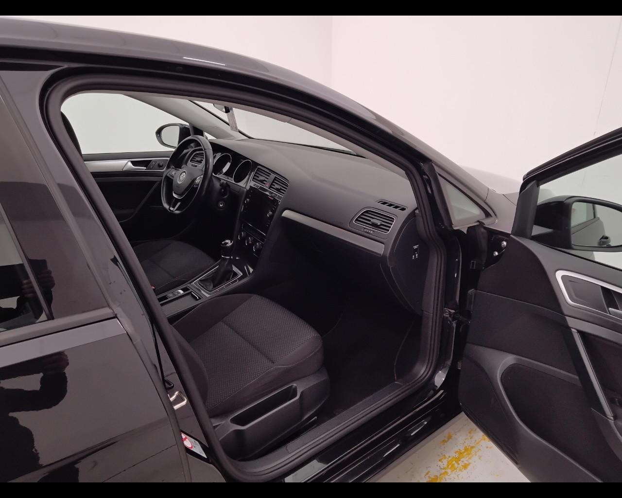 VOLKSWAGEN Golf VII 2017 5p - Golf 5p 1.6 tdi Trendline 90cv
