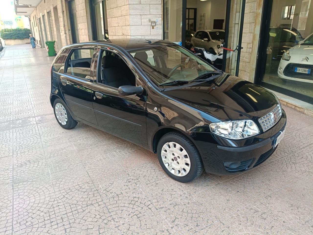 FIAT PUNTO 1.2 5PORTE-NEOPATENTATI-Euro 3100-