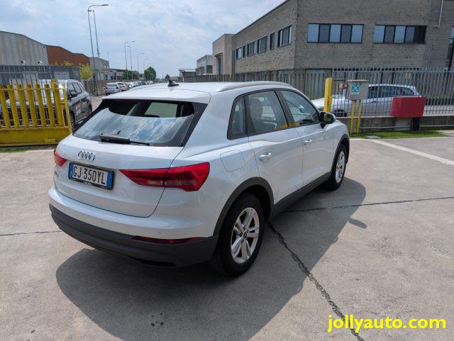 AUDI Q3 35 TDI S tronic Business