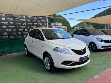 Lancia Ypsilon 0.9 TwinAir 80 CV 5 porte Metano Ecochic Silver