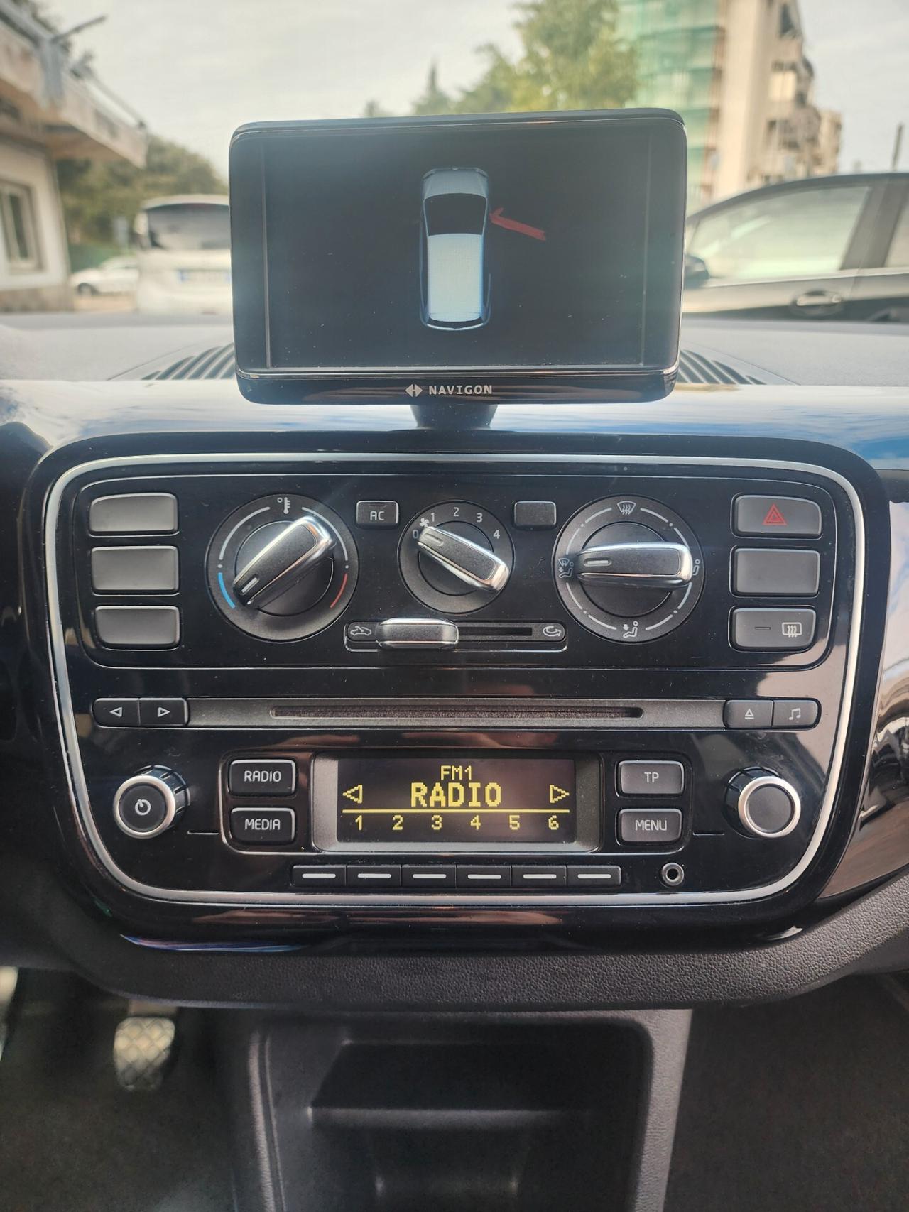 Volkswagen up! 1.0 move up - 2013