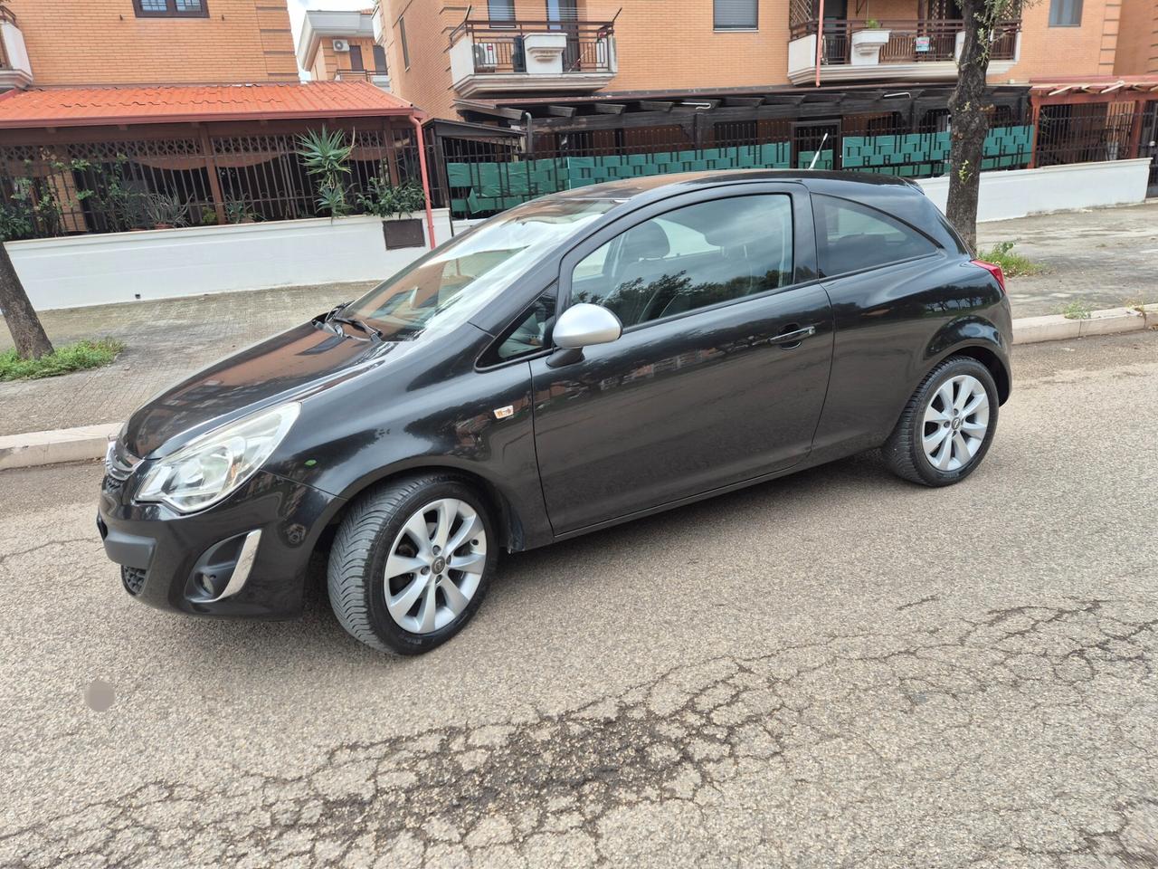 Opel Corsa 1.2 85CV gpl 3 porte anno 2013