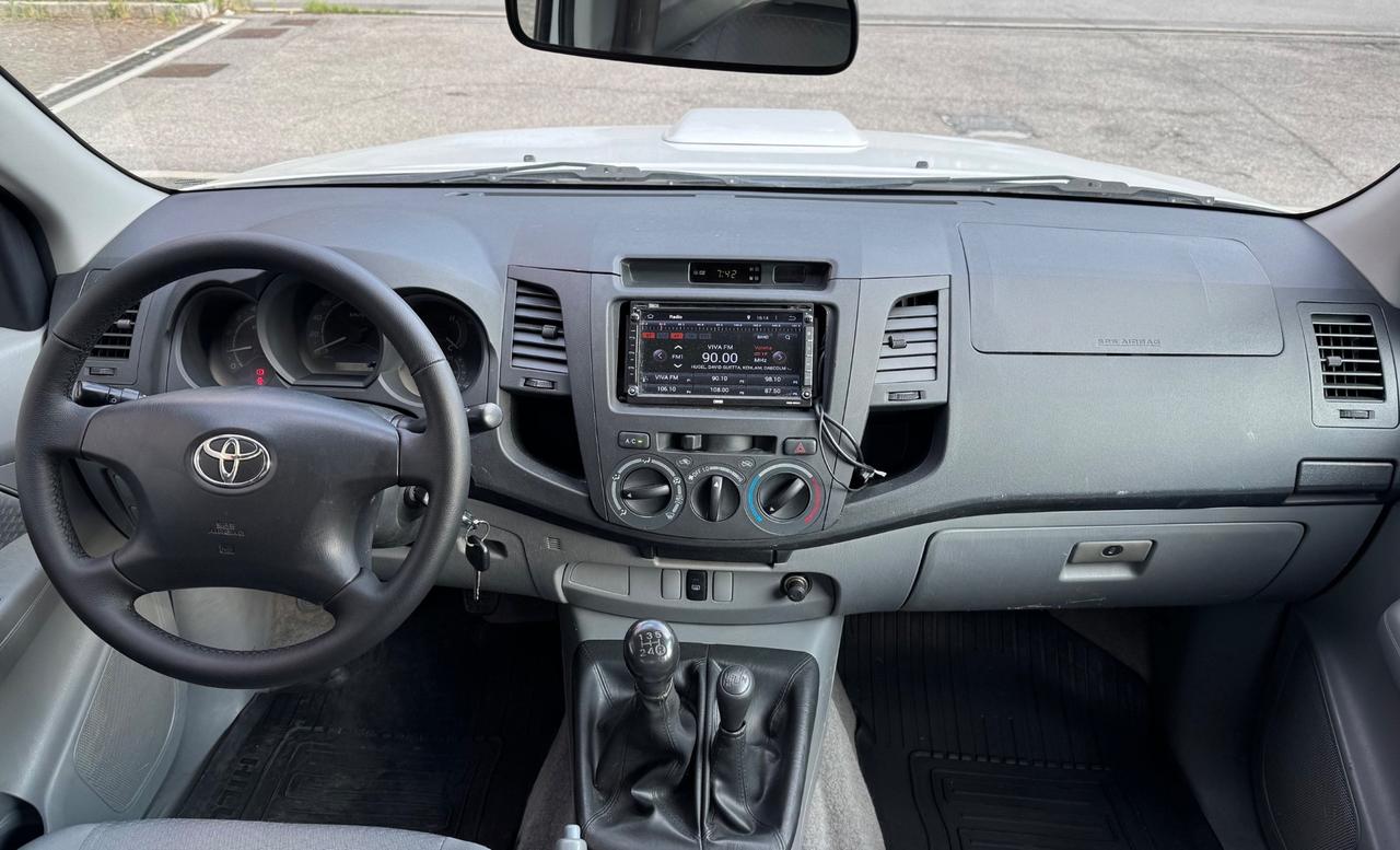 Toyota Hilux 2.5 D-4D 4WD 4p. Double Cab DLX