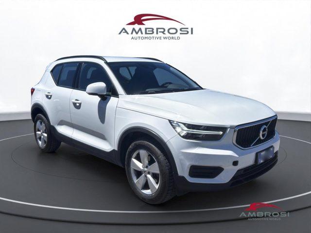 VOLVO XC40 T2 Momentum Core