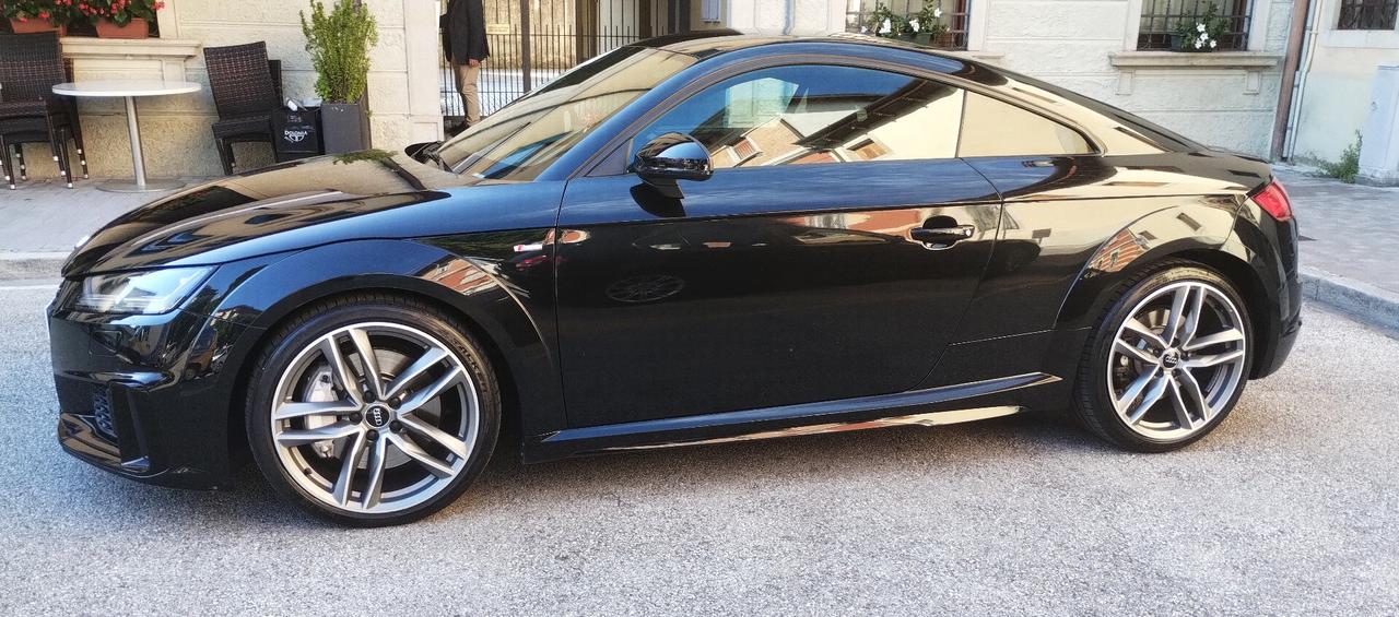 Audi TT Coupé 45 TFSI quattro S-LINE S tronic