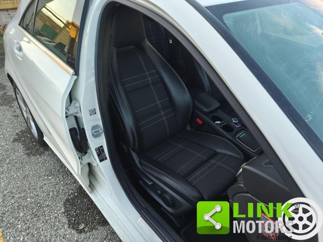 MERCEDES-BENZ A 200 d Automatic Premium