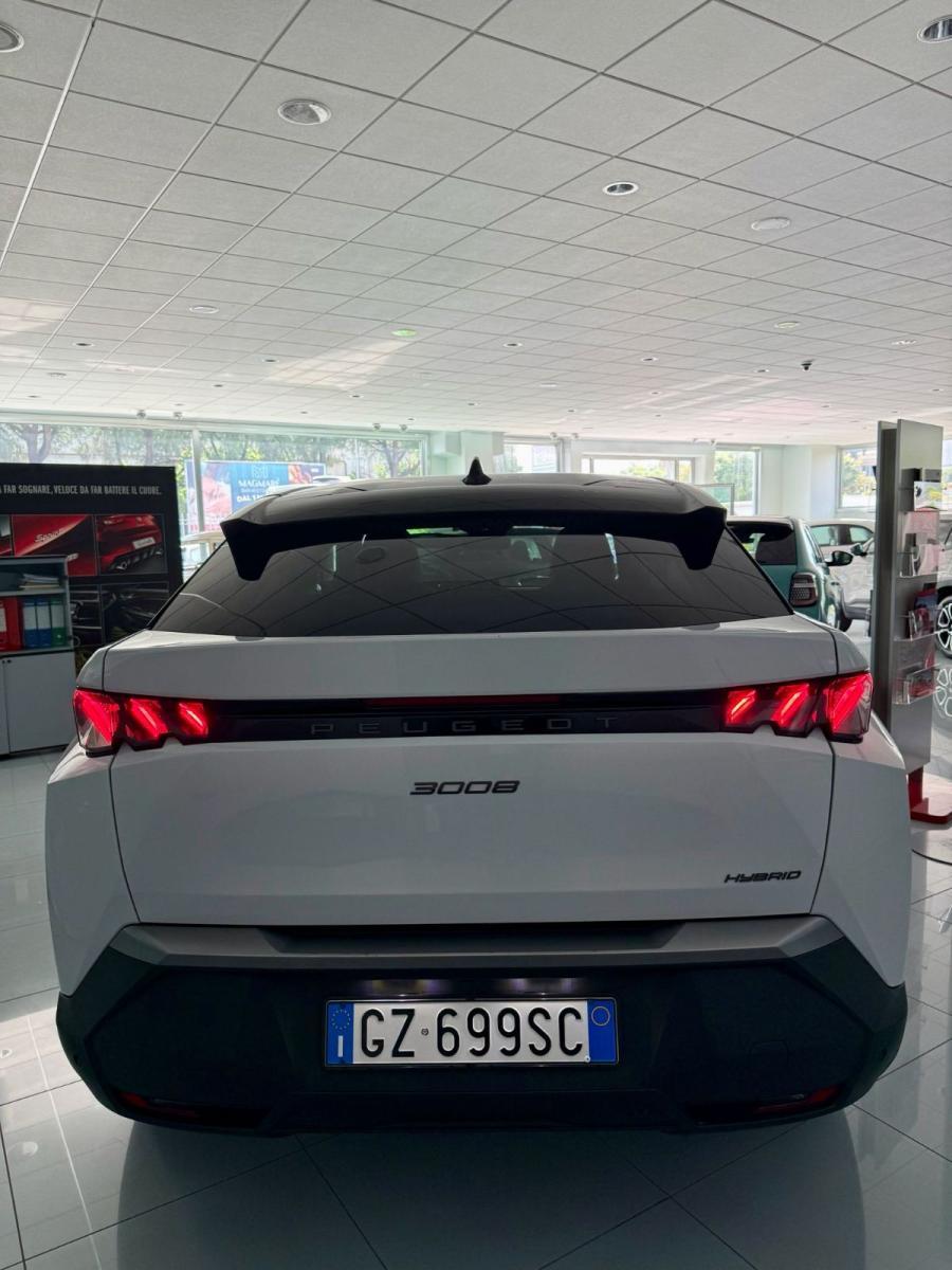 PEUGEOT - 3008 - Hybrid 145 e-DCS6 GT Exclusive