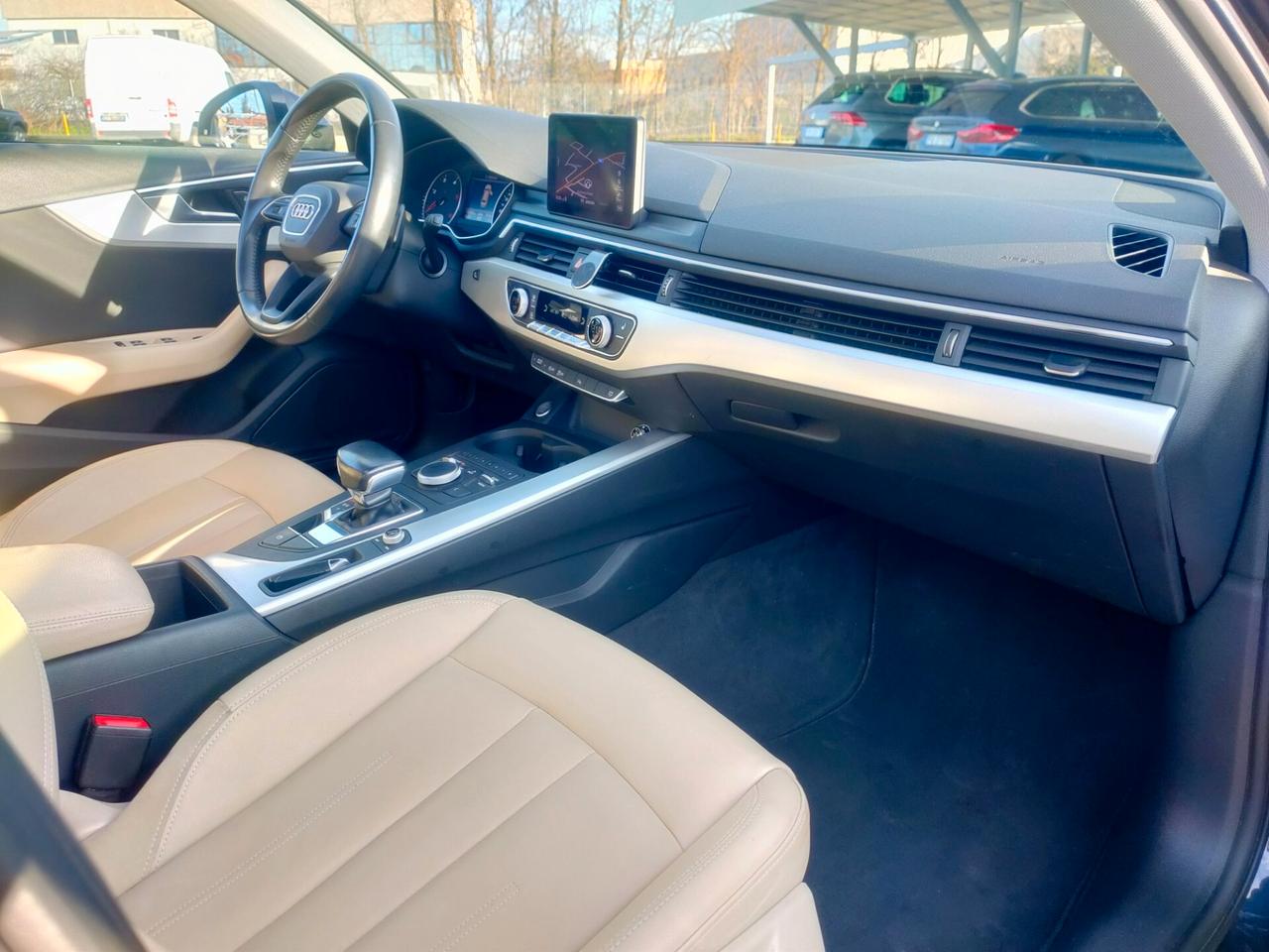 Audi A4 2.0 TDI 122 CV S tronic Sport TETTO PANORAMICO NEOPATENTATI