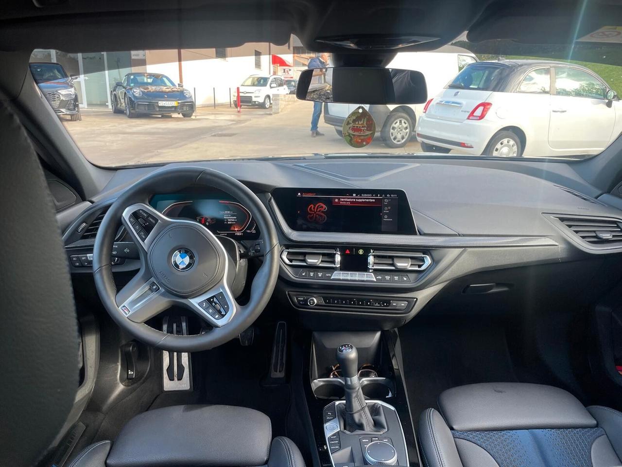 Bmw 118 118d 5p. Msport