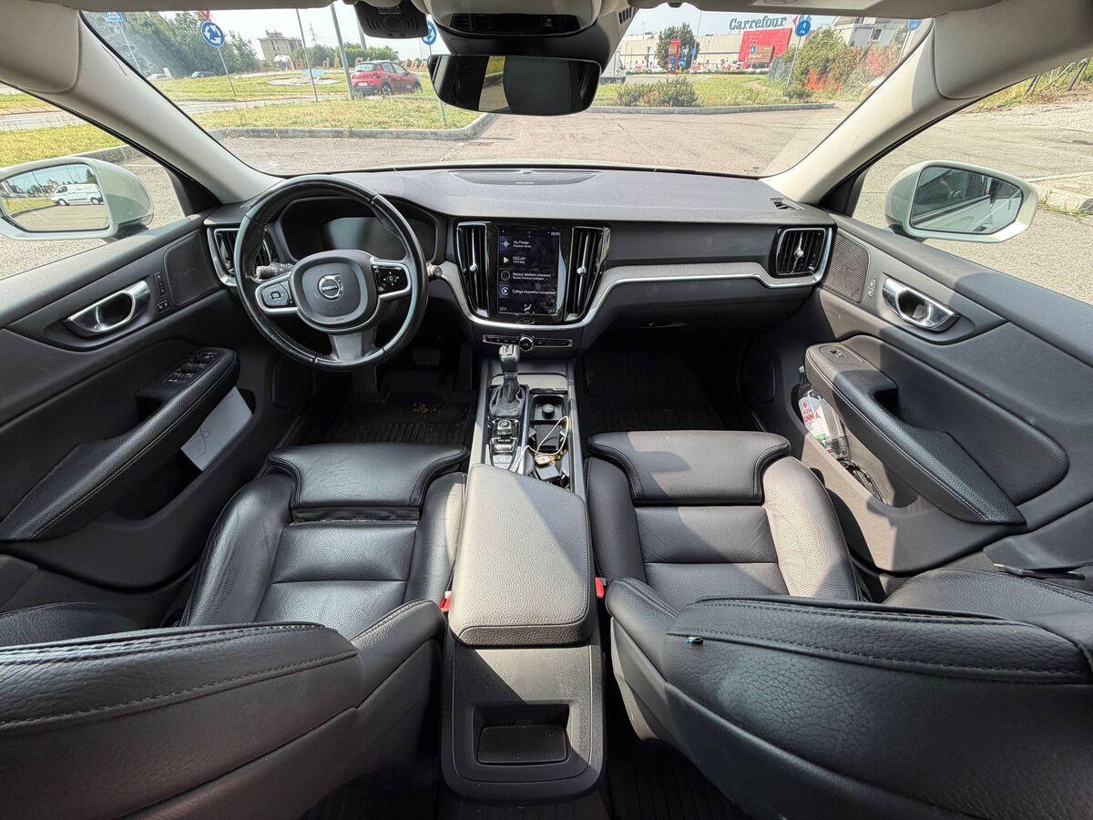 Volvo V60 2.0 b4 Business Pro awd auto