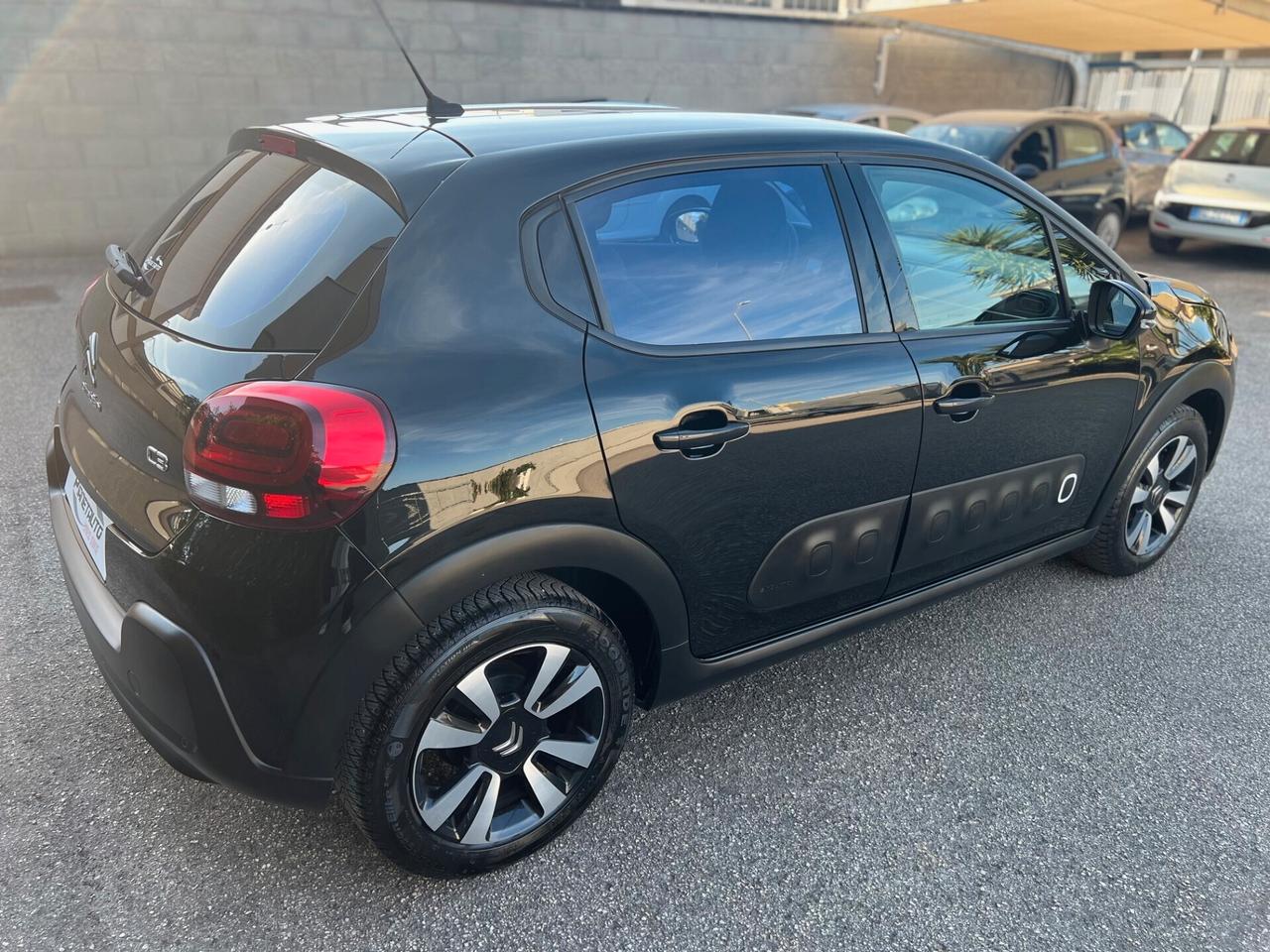 Citroen C3 1.2 puretech Shine 83cv NEOPATENT. NAVI/CAMERA/16;