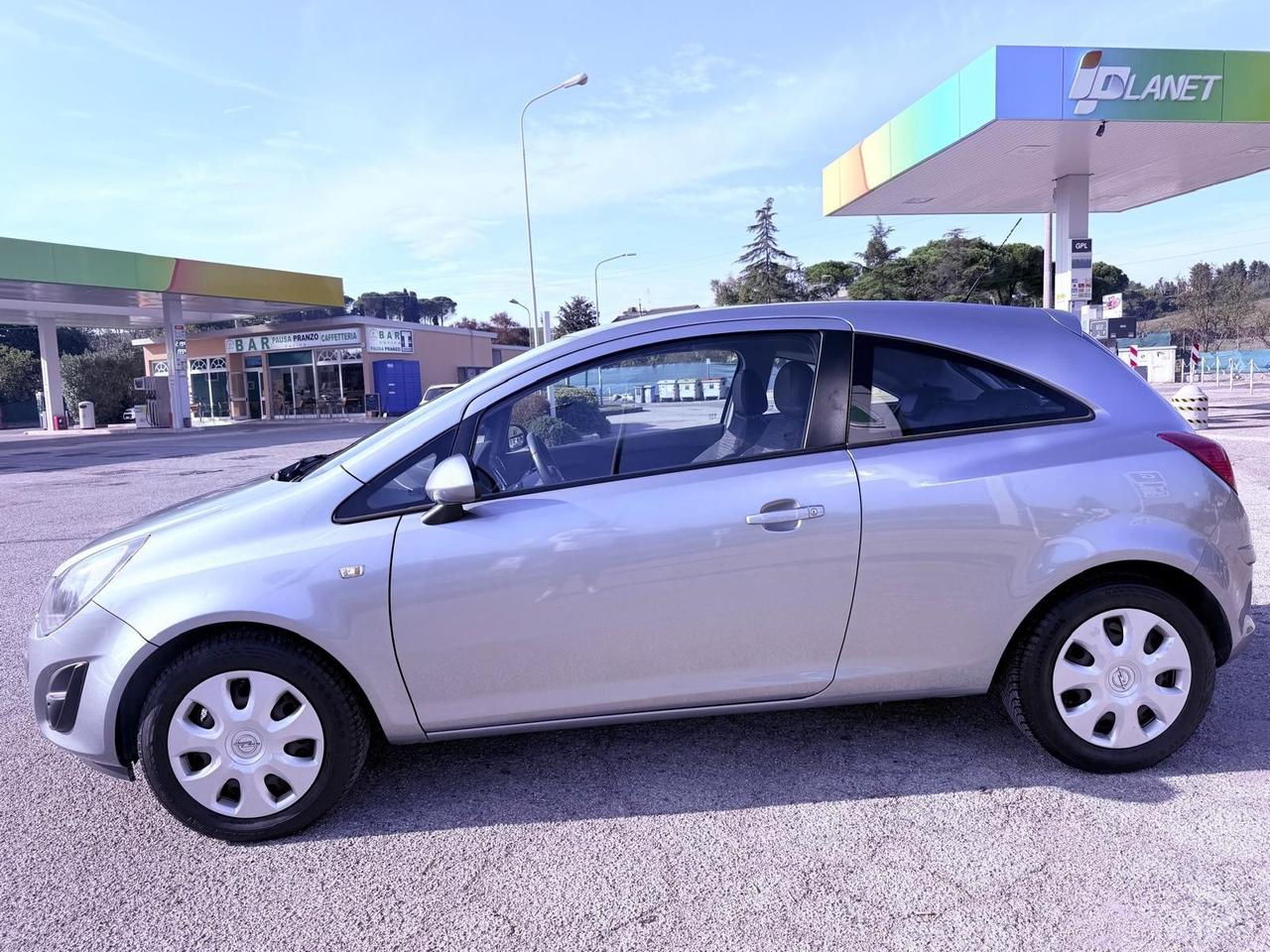 Opel Corsa 1.4 16V 3 porte b-color Ok neopatentati