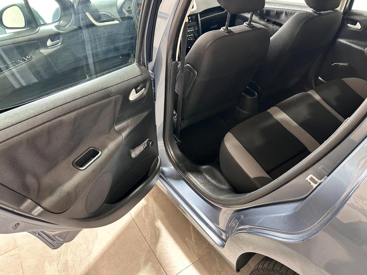 Peugeot 207 1.4 HDi 70CV 5p. NEOPATENTATI – UNICO PROP.