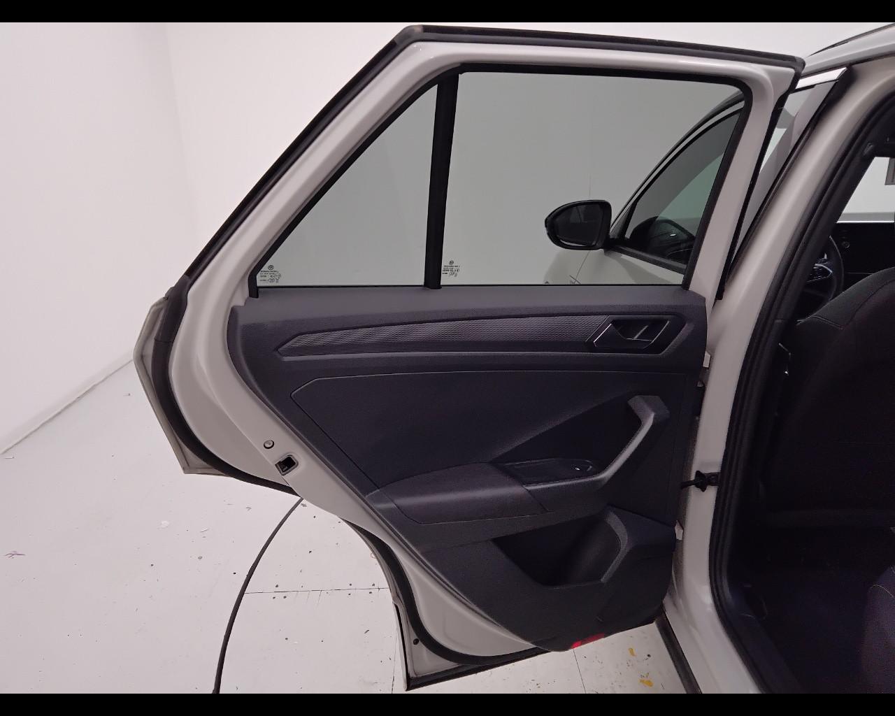 VOLKSWAGEN T-Roc 2022 - T-Roc 1.0 tsi R-Line 110cv