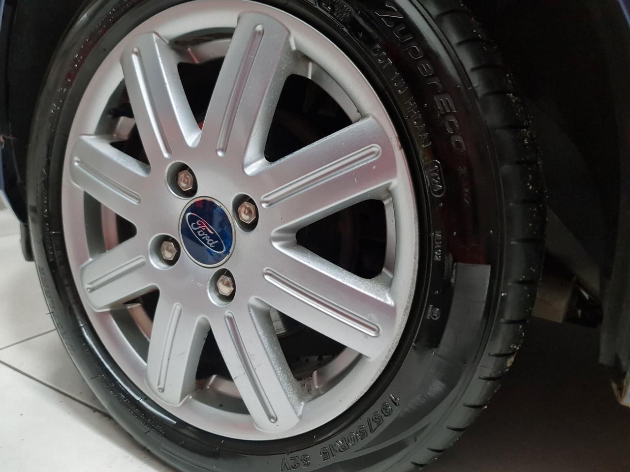 Ford Fiesta 1.2 16V 3p. Ghia