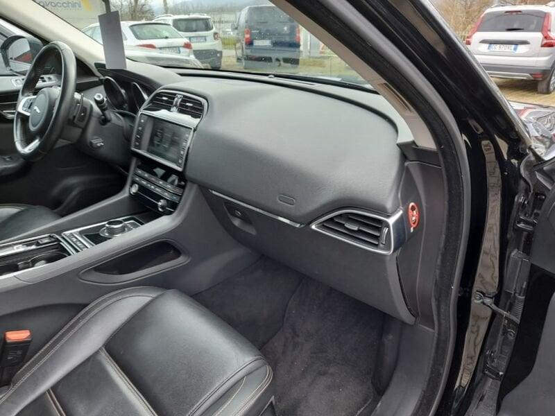 Jaguar F-Pace F-Pace 2.0 D 180 CV aut. Portfolio