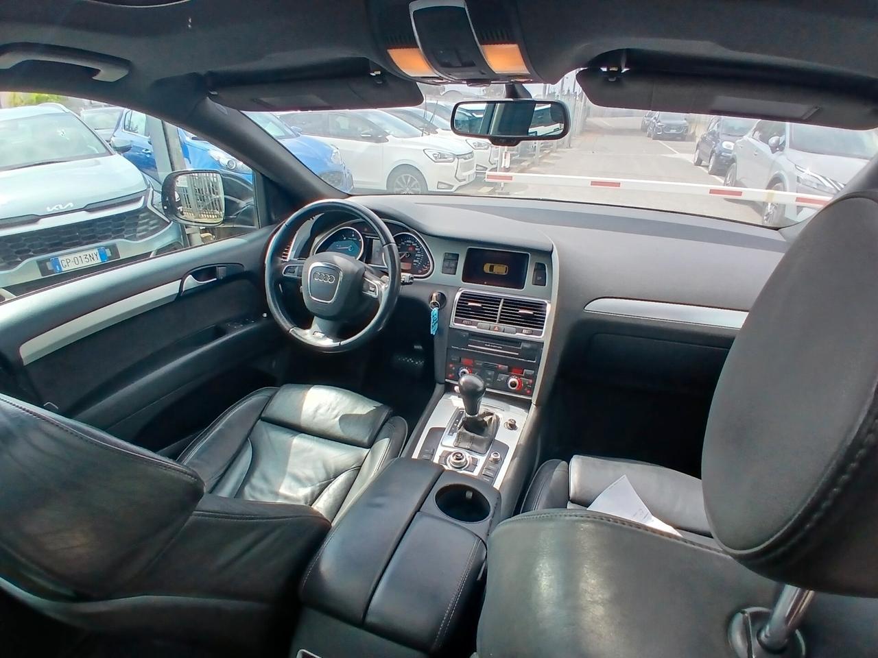 Audi Q7 3.0 TDI 240 CV clean diesel quattro tip. Advanced Plus