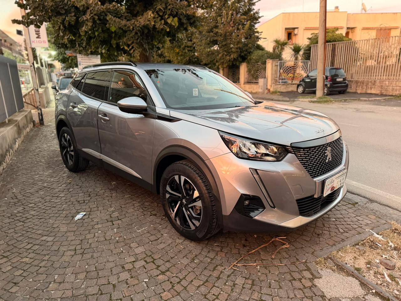 Peugeot 2008 PureTech 100 S&S Allure