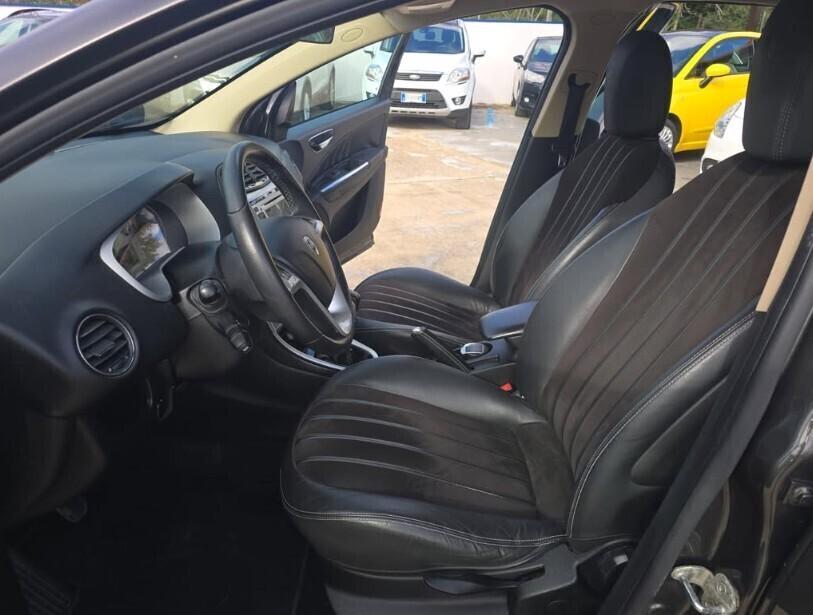 Lancia Delta 1.6 MJT DPF Platino