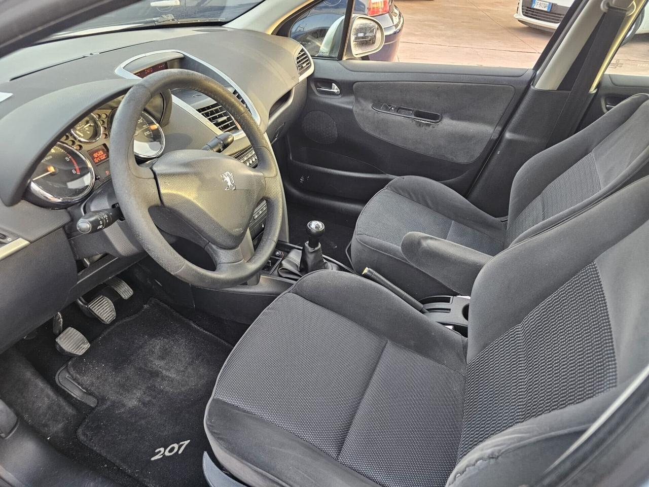 Peugeot 207 1.4 HDi 70CV 5p. ONE Line