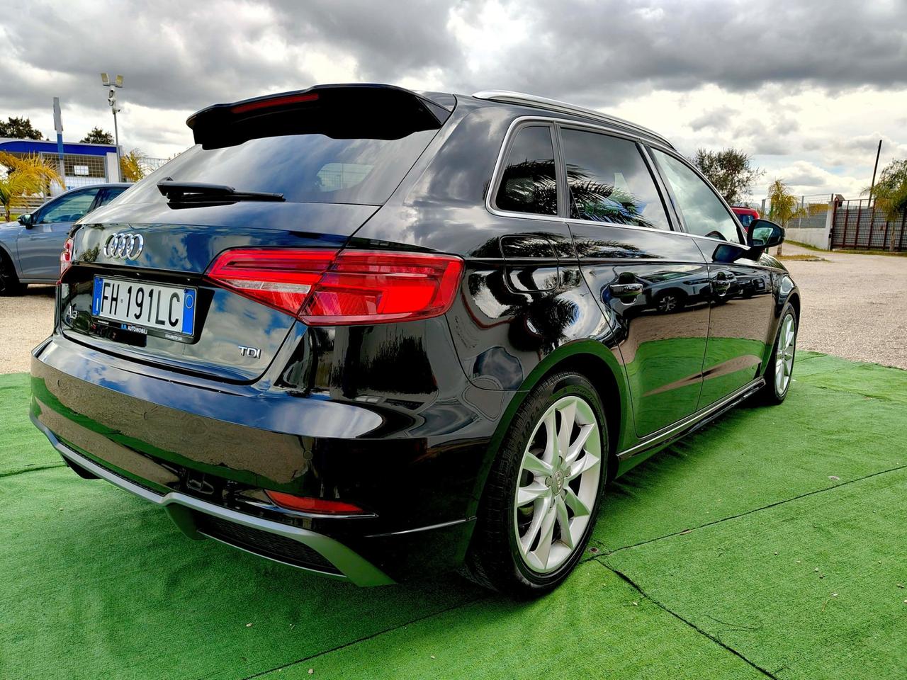 Audi A3 SPB 1.6 TDI S tronic Line - 2017