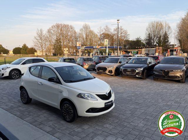 LANCIA Ypsilon Metano Ecochic Gold 5 porte ANCHE NEOPATENTATI