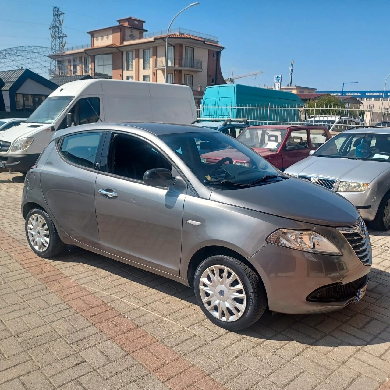 LANCIA YPSILON 1.2 FIRE NEOPATENTATI