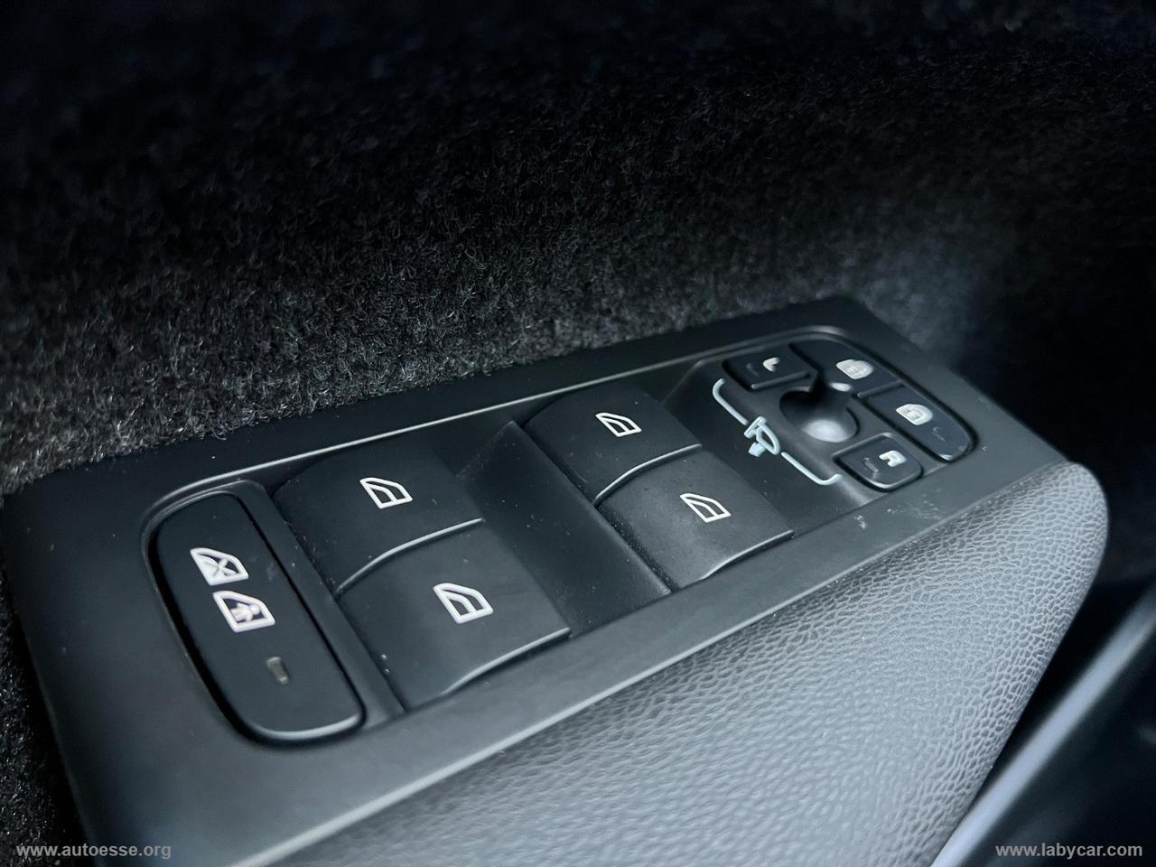 VOLVO XC40 T2 automatico Essential