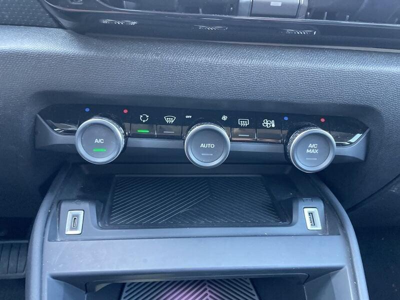 Citroën C4 III 2021 1.2 puretech Shine s&s 130cv eat8