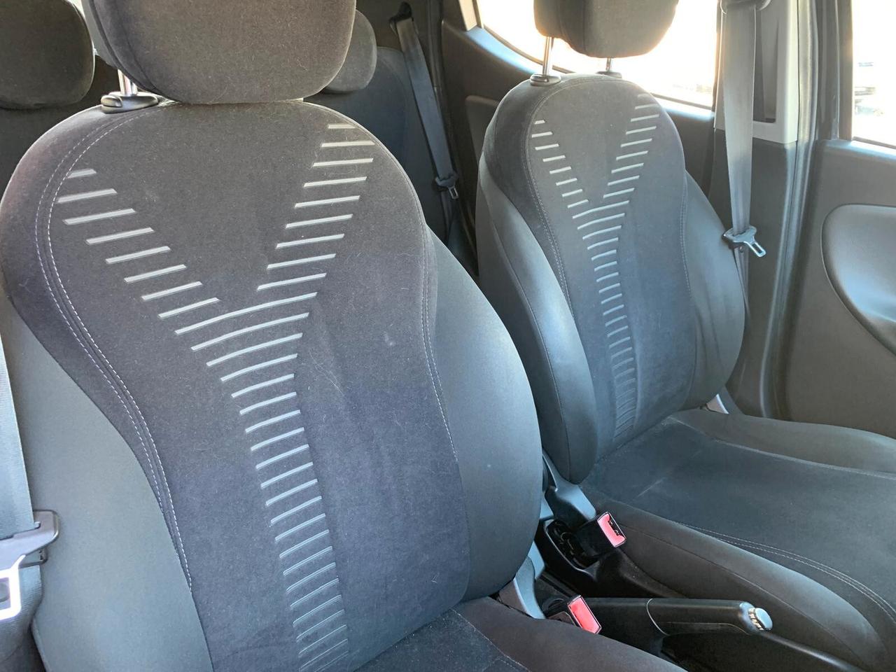 Lancia Ypsilon 1.2 69 CV S&S Silver Neopat.