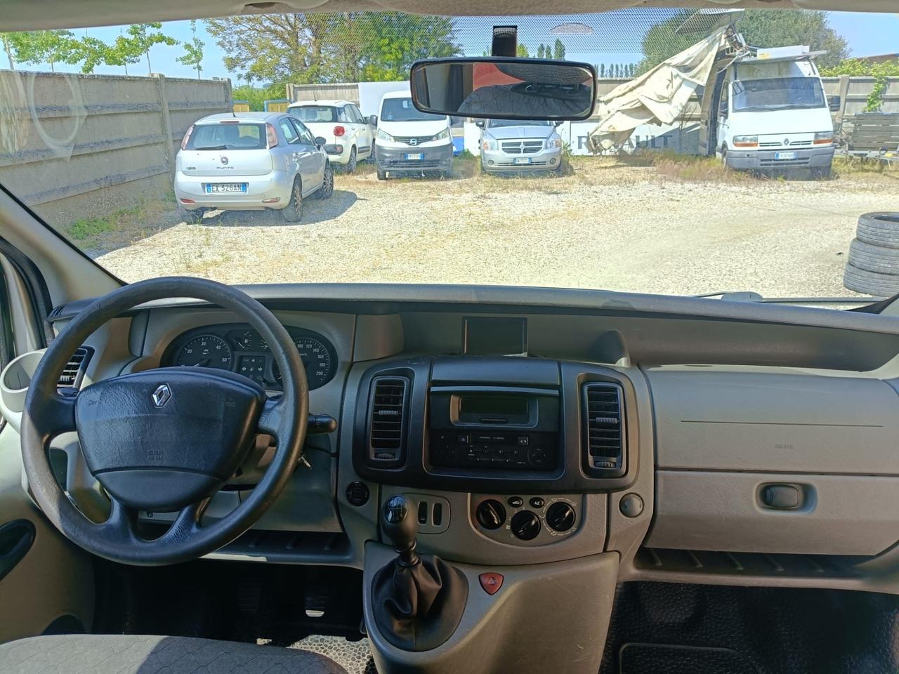 Renault TRAFIC 9 posti