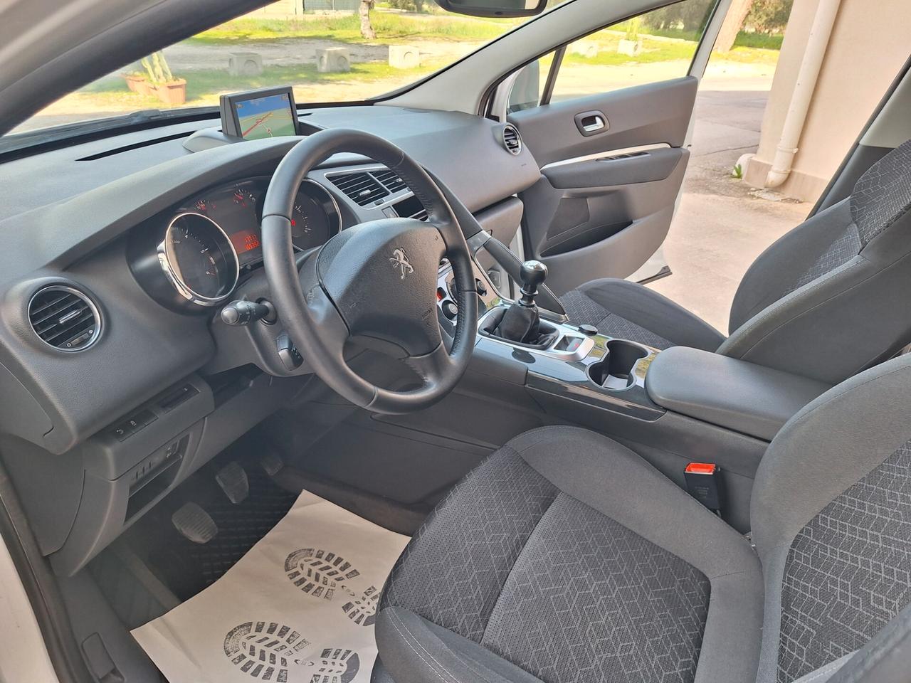 Peugeot 3008 1.6 HDi 115CV NAVI 2015