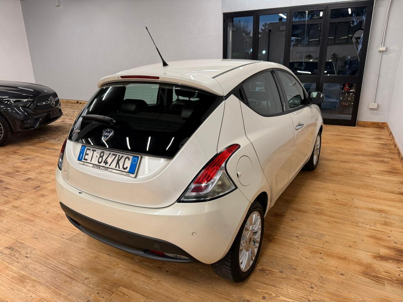 Lancia Ypsilon 0.9 TwinAir 85 CV 5 porte S&S DFN Platinum GPL