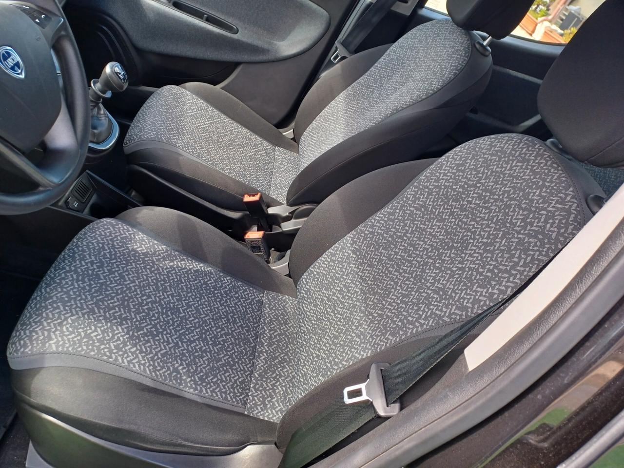 Lancia Ypsilon 1.0 FireFly 5 porte S&S Hybrid Alberta Ferretti